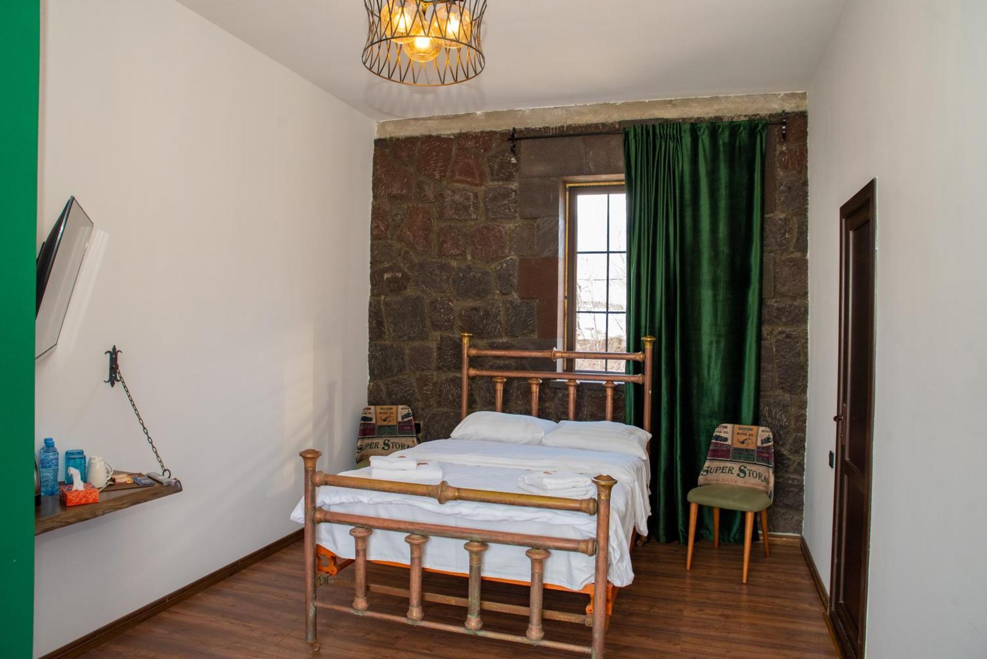 Khoreayi Dzor Goris Buitenkant foto