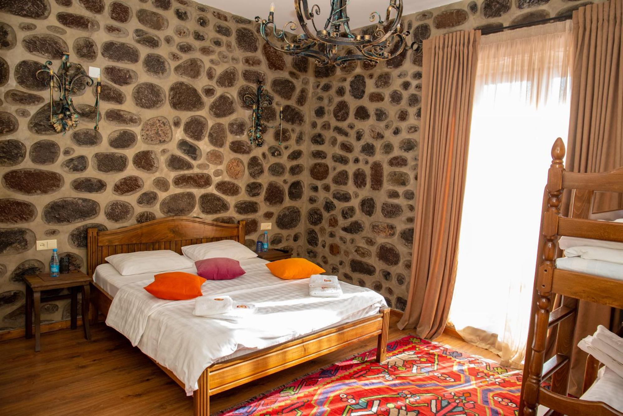Khoreayi Dzor Goris Buitenkant foto