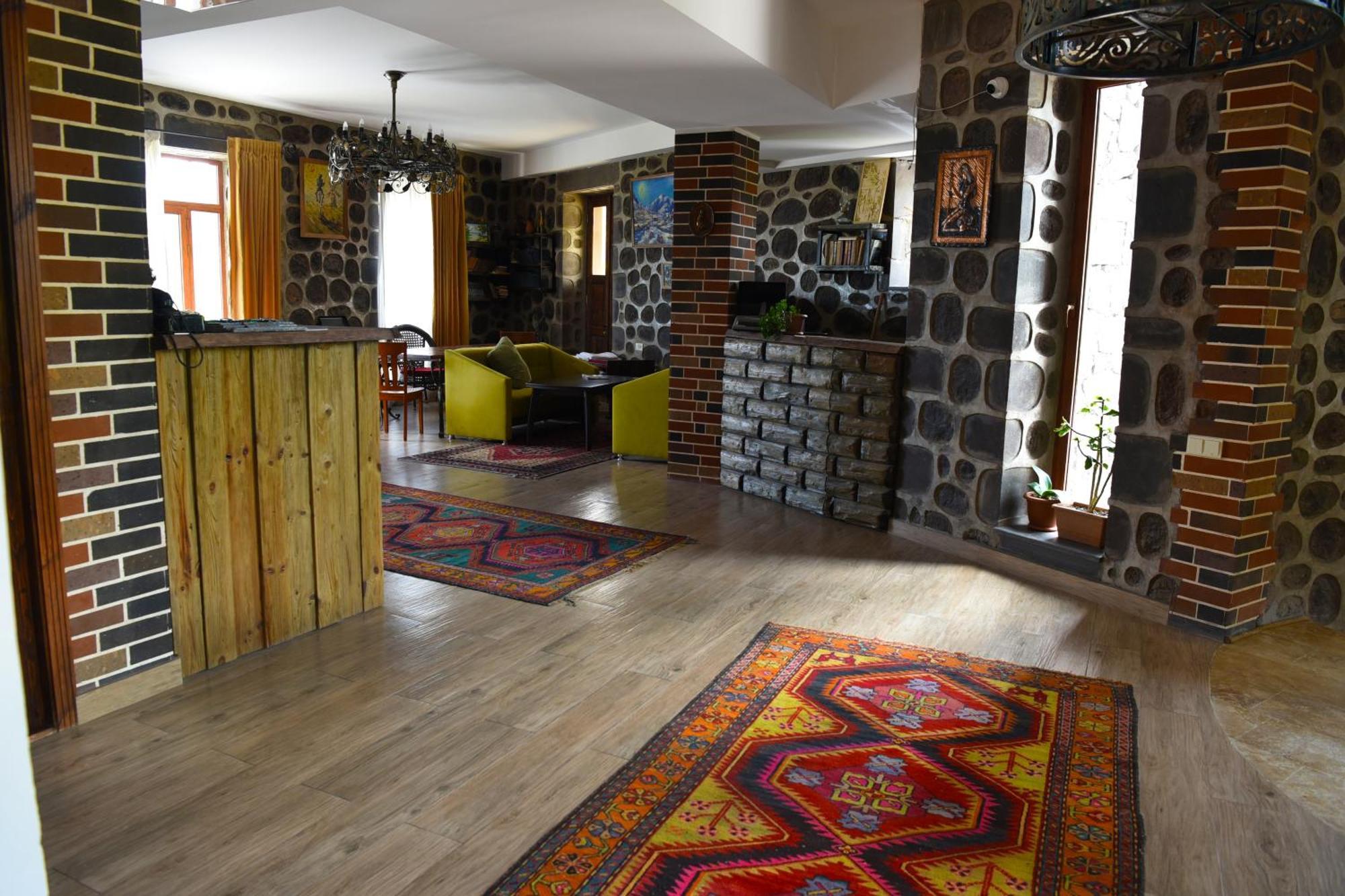 Khoreayi Dzor Goris Buitenkant foto